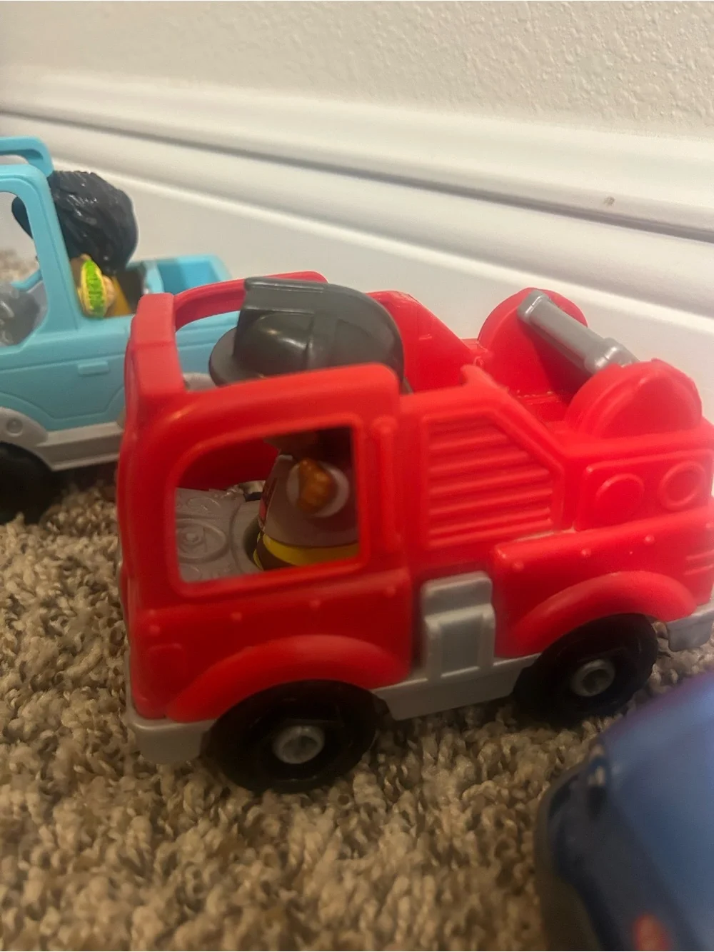 Fisher Price Little People Vehicles with 4 little people